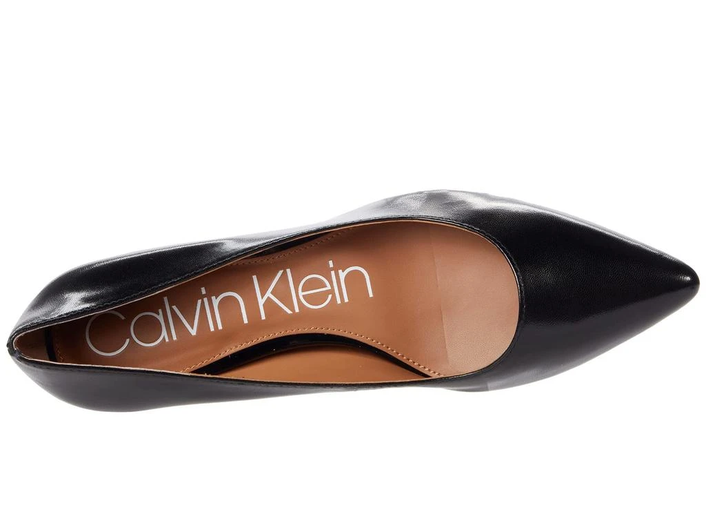 商品Calvin Klein|Gabrianna Pump,价格¥534,第2张图片详细描述