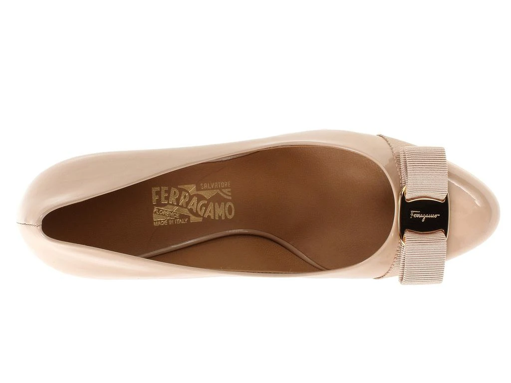 商品Salvatore Ferragamo|Patent Leather Mid-Heel Pump,价格¥4799,第2张图片详细描述