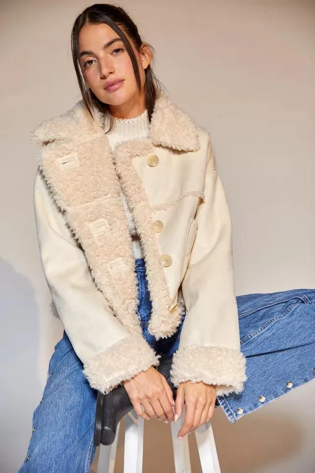 商品Urban Outfitters|UO Maria Faux Shearling Coat,价格¥488,第1张图片