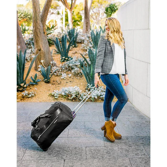 Just Right Wheeled Weekend Duffel Bag 商品