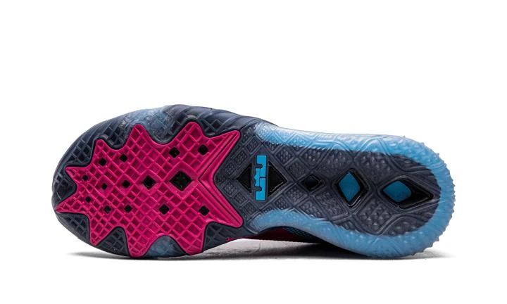 Nike Lebron XVIII Low Ep 商品