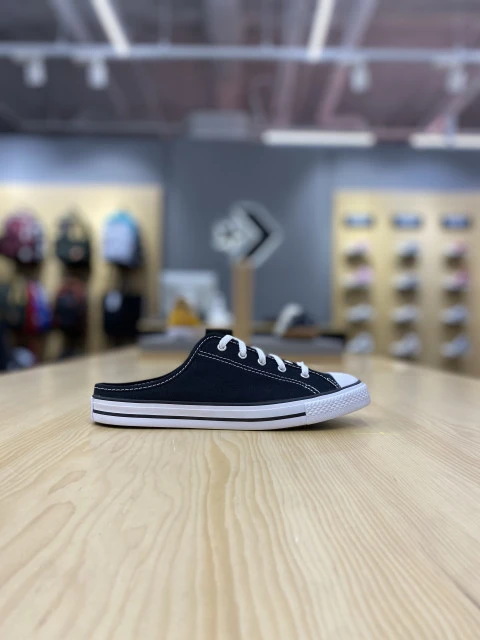 商品Converse|【韩国直邮|包邮包税】匡威 CHUNK TAYLOR ALL STAR DANITY MUL 黑色 帆布鞋 567945C,价格¥344,第1张图片