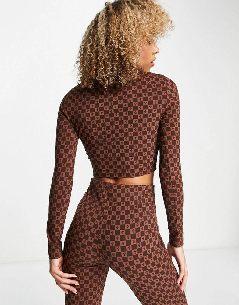 商品Fila|Fila retro long sleeve crop top in brown,价格¥193,第2张图片详细描述