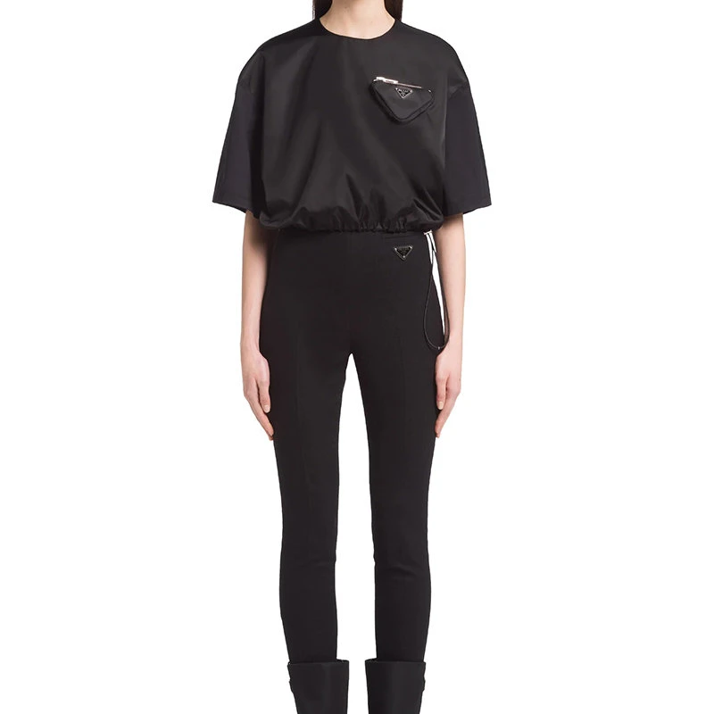 商品Prada|【预售3-7天】PRADA/普拉达 21年早秋 女士黑色短款现代街头风圆领针织 T 恤135696_1XBH_F0002_S_212,价格¥7393,第4张图片详细描述
