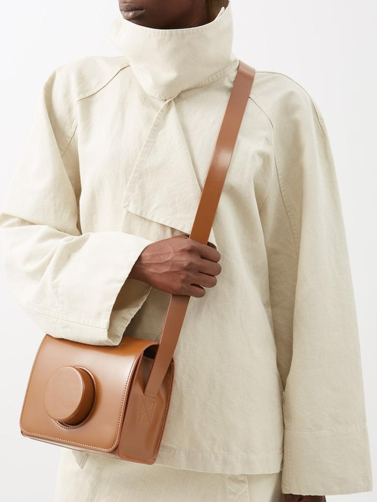 商品Lemaire|Camera leather cross-body bag,价格¥7514,第4张图片详细描述