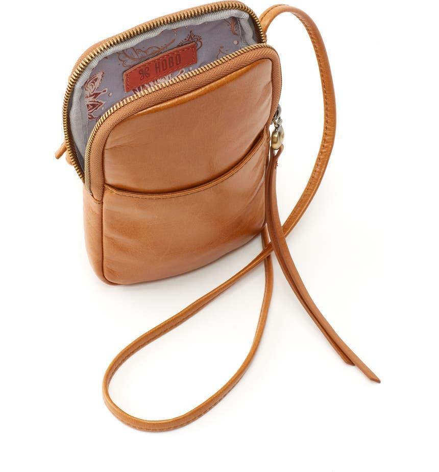 商品Hobo|Fate Leather Crossbody Bag,价格¥479,第5张图片详细描述