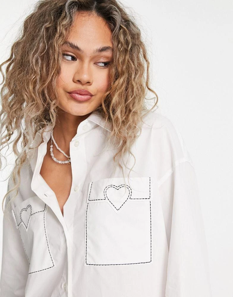 商品Moschino|Love Moschino heart stitch pockets shirt in white,价格¥584,第4张图片详细描述