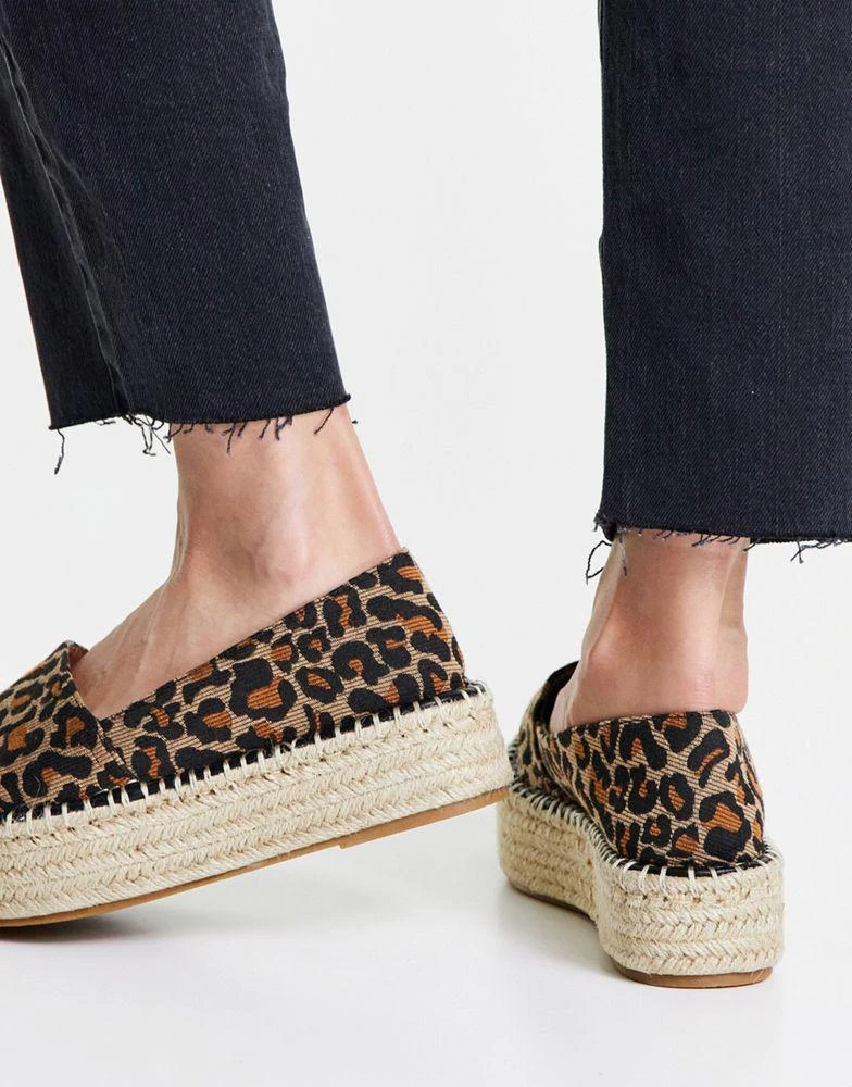 商品ASOS|ASOS DESIGN Wide Fit July flatform espadrilles in leopard,价格¥89,第3张图片详细描述