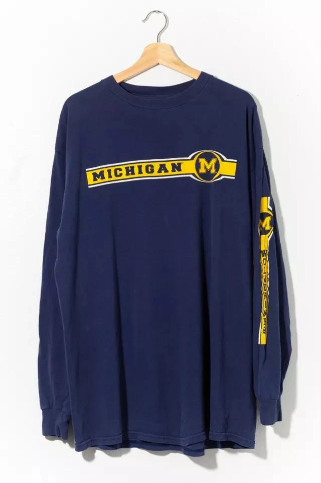 商品Urban Outfitters|Vintage 1990s Distressed University of Michigan Wolverines Long Sleeve Graphic T-Shirt,价格¥734,第1张图片