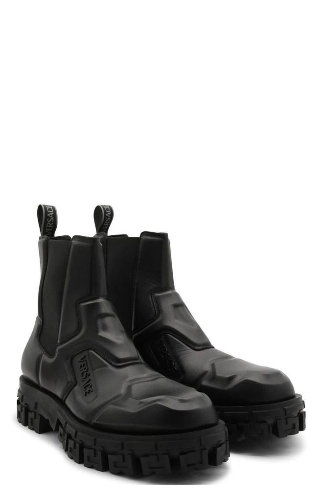 商品Versace|Versace Greca Portico Panelled Round-Toe Boots,价格¥9642,第3张图片详细描述