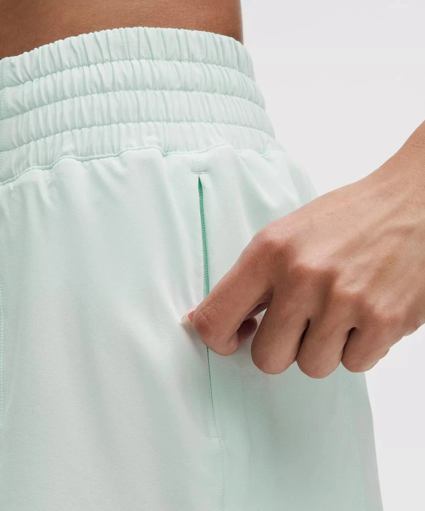 Hotty Hot High-Rise Lined Short 4" 商品