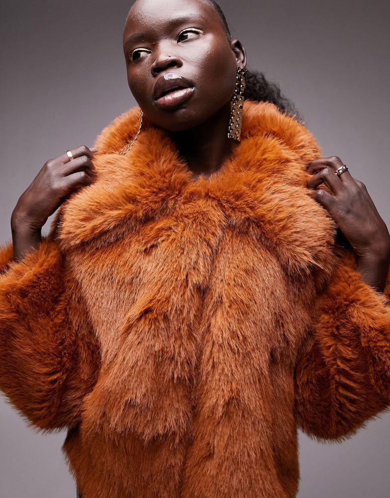 商品Topshop|Topshop Petite faux fur coat in toffee,价格¥691,第4张图片详细描述