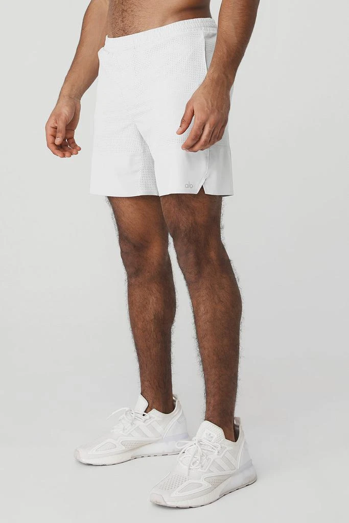 商品Alo|7" Traction Short - White,价格¥435,第2张图片详细描述