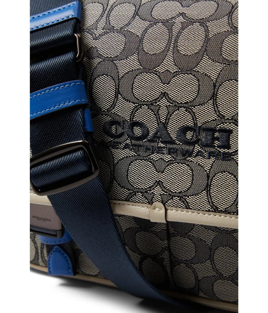 商品Coach|League Messenger Bag in Signature Jacquard,价格¥2223,第4张图片详细描述