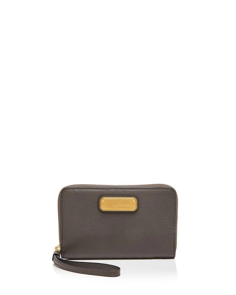 商品MARC JACOBS|MARC BY MARC JACOBS New Q Wingman Wallet Wristlet ,价格¥822,第1张图片