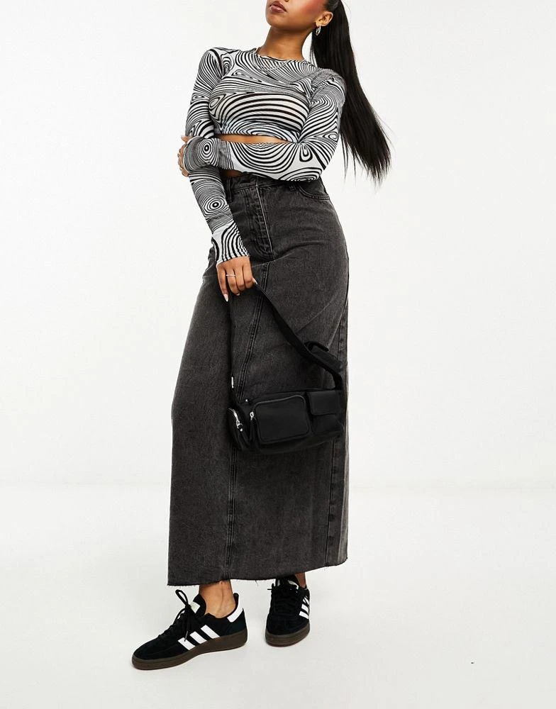 商品COLLUSION|COLLUSION long maxi denim skirt in washed black,价格¥179,第3张图片详细描述