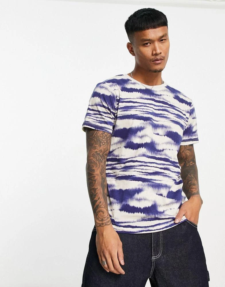 商品WeSC|WESC t-shirt in blue & white print,价格¥131,第1张图片