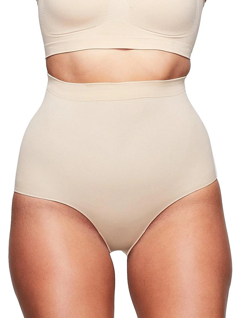 商品SKIMS|Seamless Sculpt Mid Waist Brief,价格¥255,第3张图片详细描述