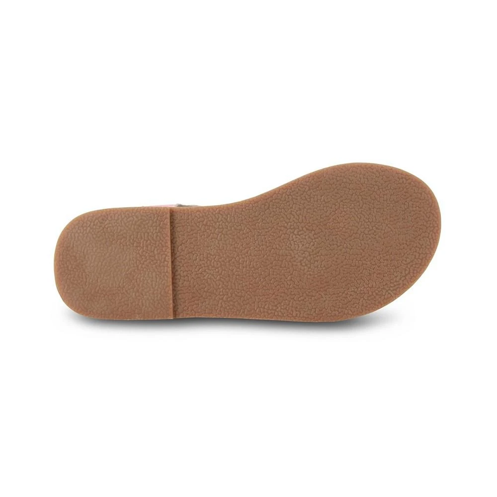 商品Bebe|Big Girls Leatherette T-strap Flat Thong Sandals,价格¥194,第5张图片详细描述