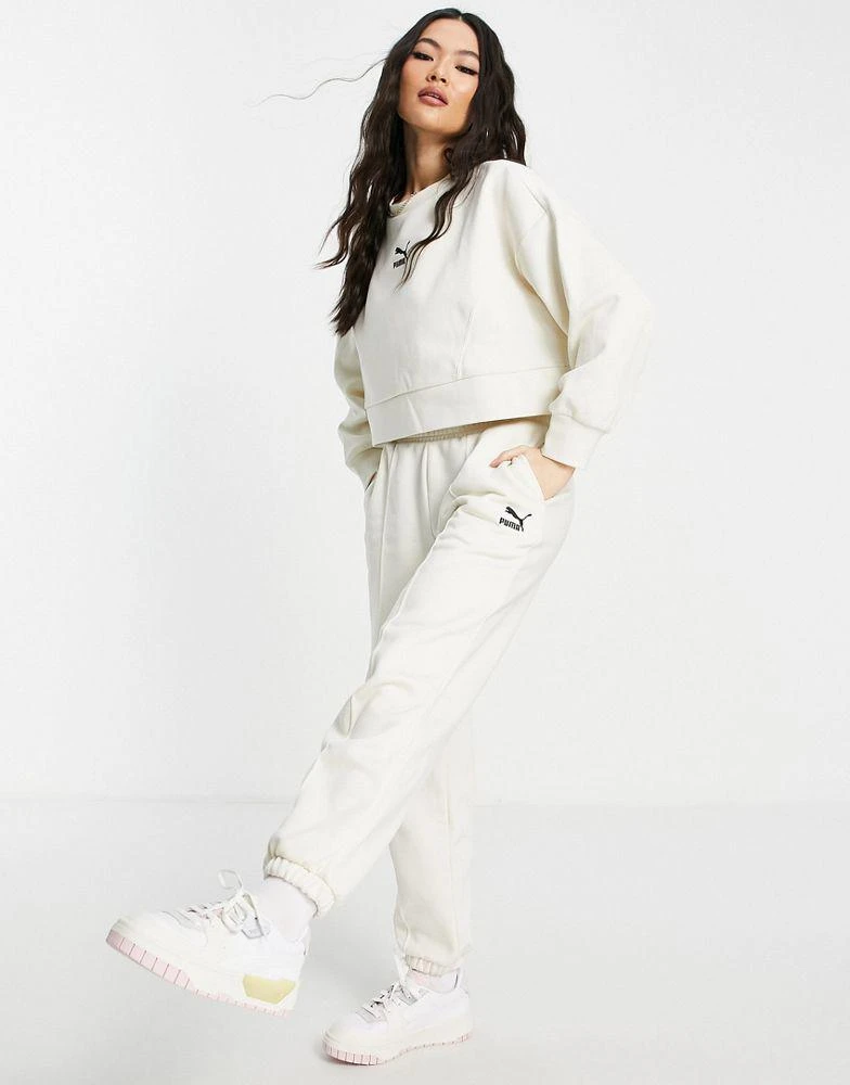 商品Puma|Puma oversized boxy sweatshirt in off white - exclusive to ASOS,价格¥168,第4张图片详细描述