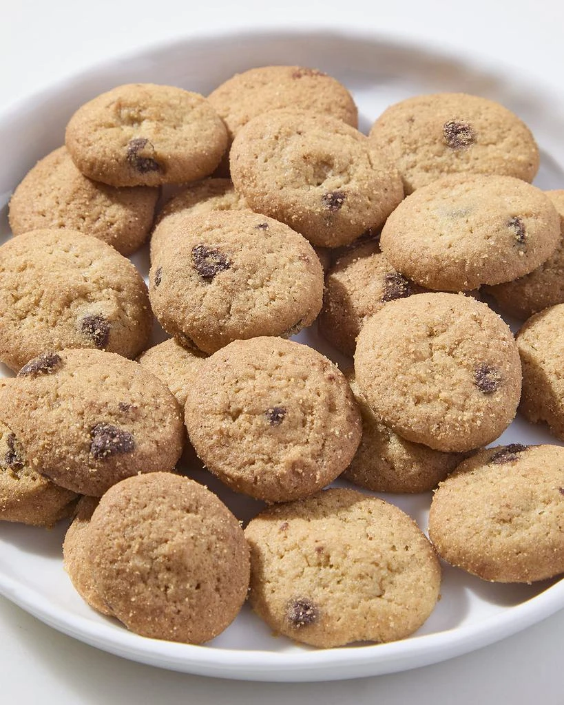 商品Neiman Marcus|40 oz. Mini Chocolate Chip Cookies in Holiday Jar,价格¥195,第2张图片详细描述