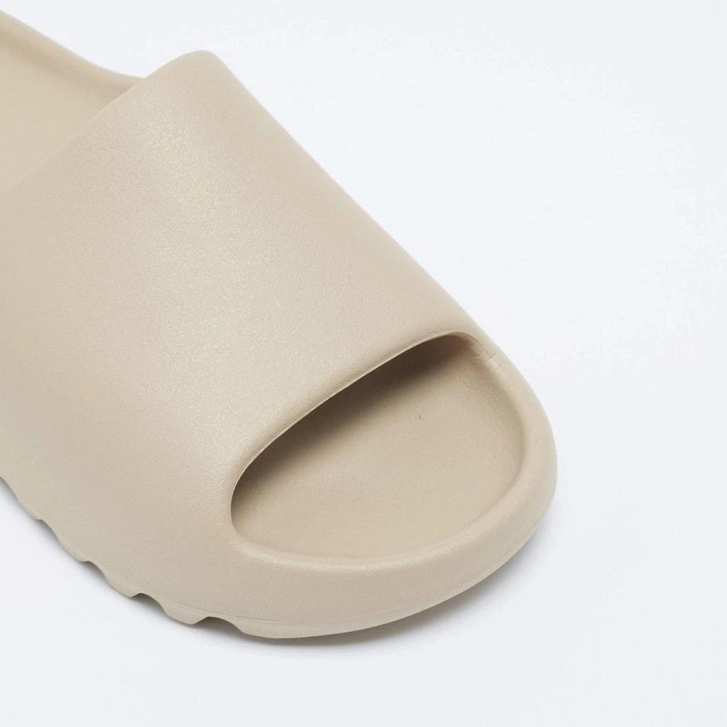 Yeezy x adidas Beige Rubber Flat Slides Size 42 商品