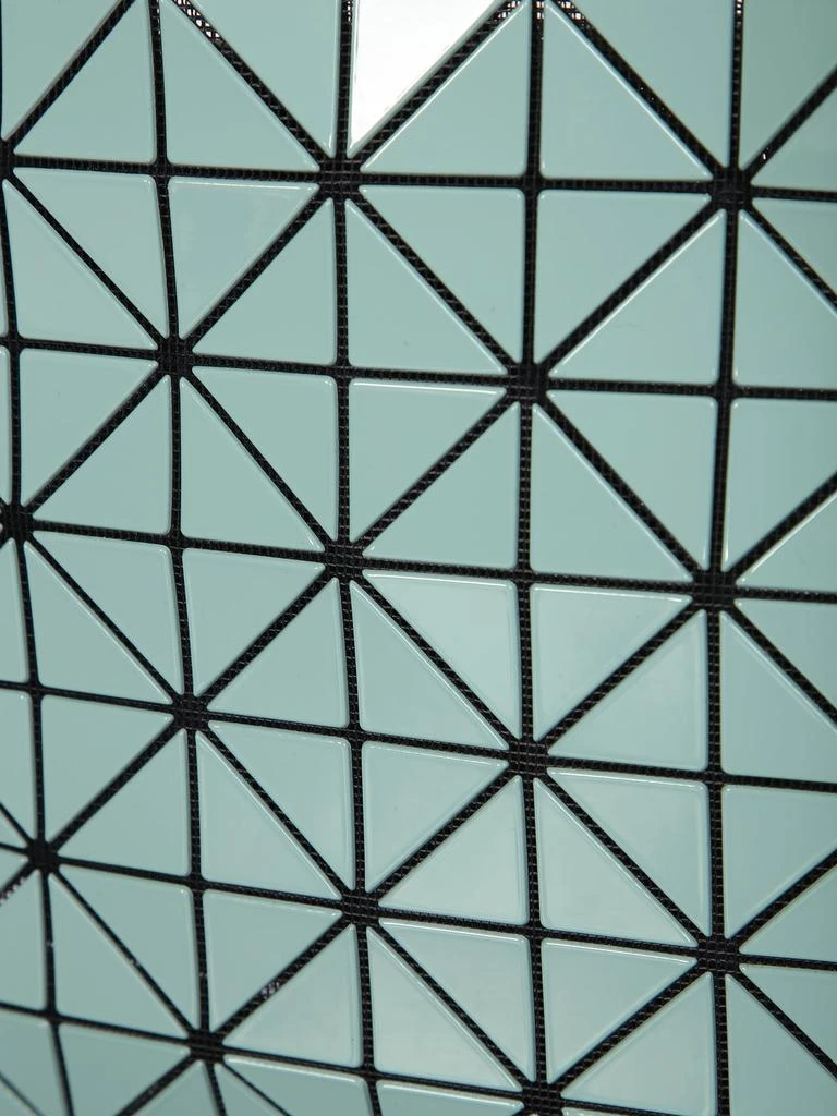 商品Issey Miyake|ISSEY MIYAKE BAGUETTE BAG BY ISSEY MIYAKE. ICONIC GEOMETRIC PATTERN REVISITED FOR A MODERN AND CONTEMPORARY AESTHETIC,价格¥4944,第3张图片详细描述
