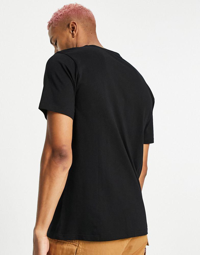 Carhartt WIP pocket t-shirt in black商品第2张图片规格展示