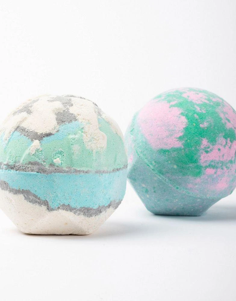 商品Lush|LUSH X ASOS Exclusive Lakes Bath Bomb Duo Set,价格¥136,第2张图片详细描述