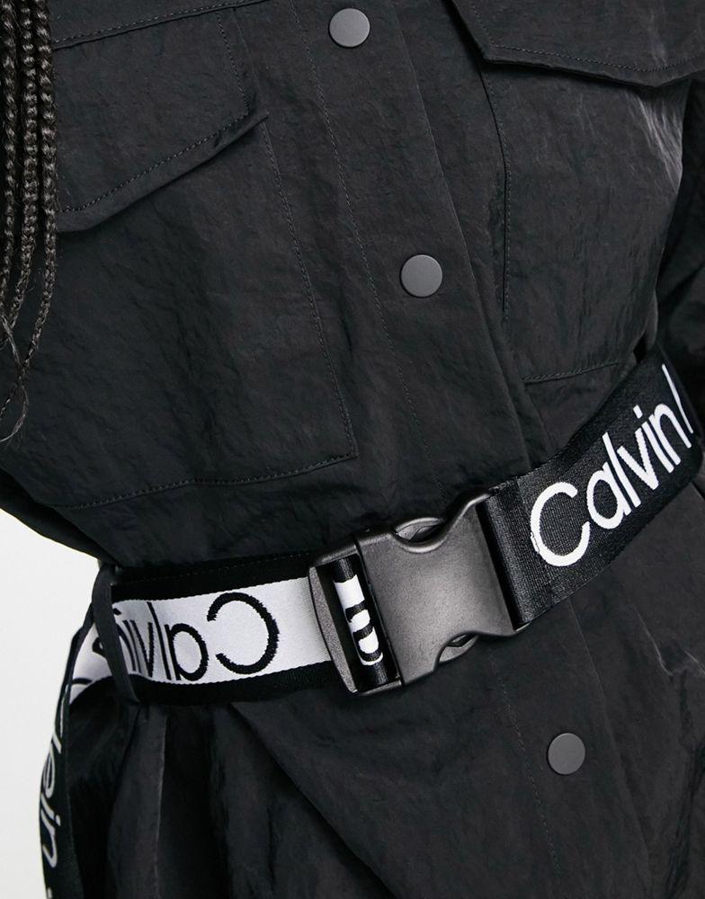 Calvin Klein Jeans crinkle nylon belted dress in black商品第3张图片规格展示