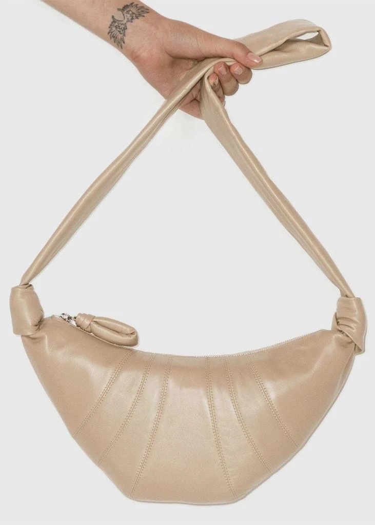 商品Lemaire|Lemaire Sand Stone Nappa Small Croissant Bag,价格¥7684,第4张图片详细描述