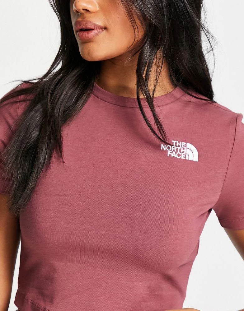 商品The North Face|The North Face cropped tight fit t-shirt in Wild Ginger Exclusive at ASOS,价格¥229,第4张图片详细描述