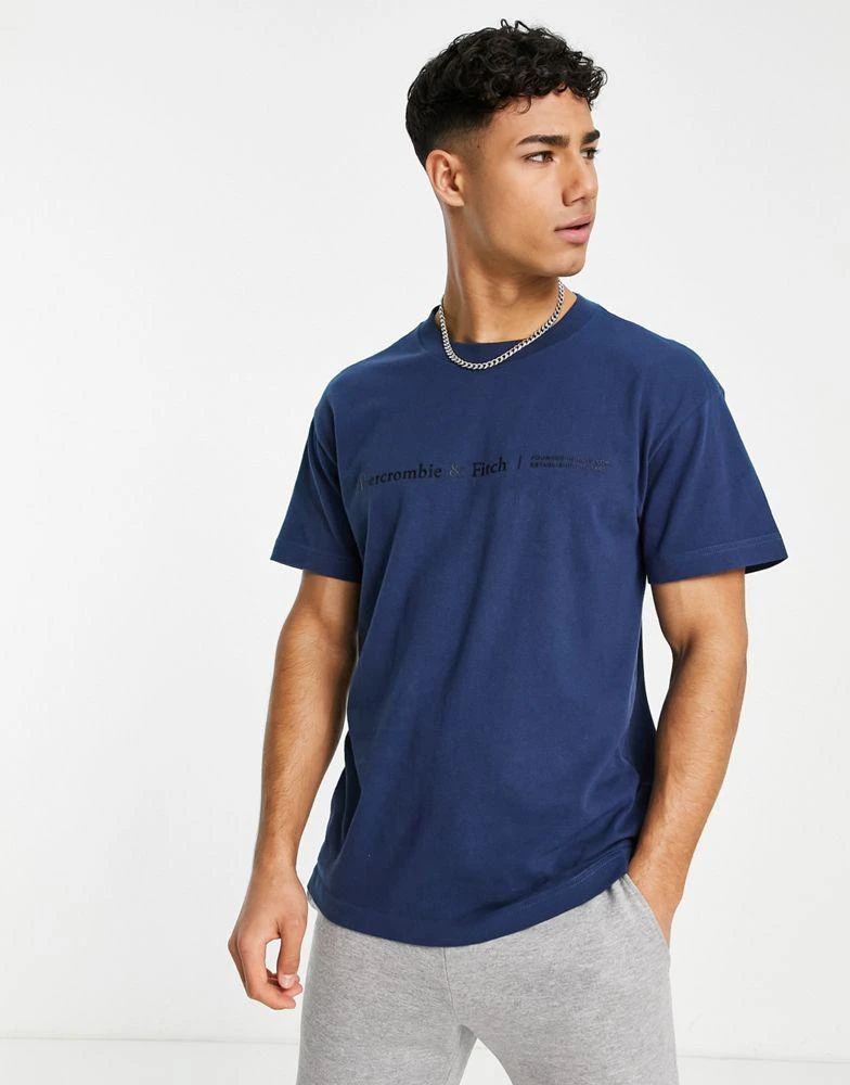 商品Abercrombie & Fitch|Abercrombie & Fitch cross chest logo relaxed fit t-shirt in navy,价格¥146,第1张图片