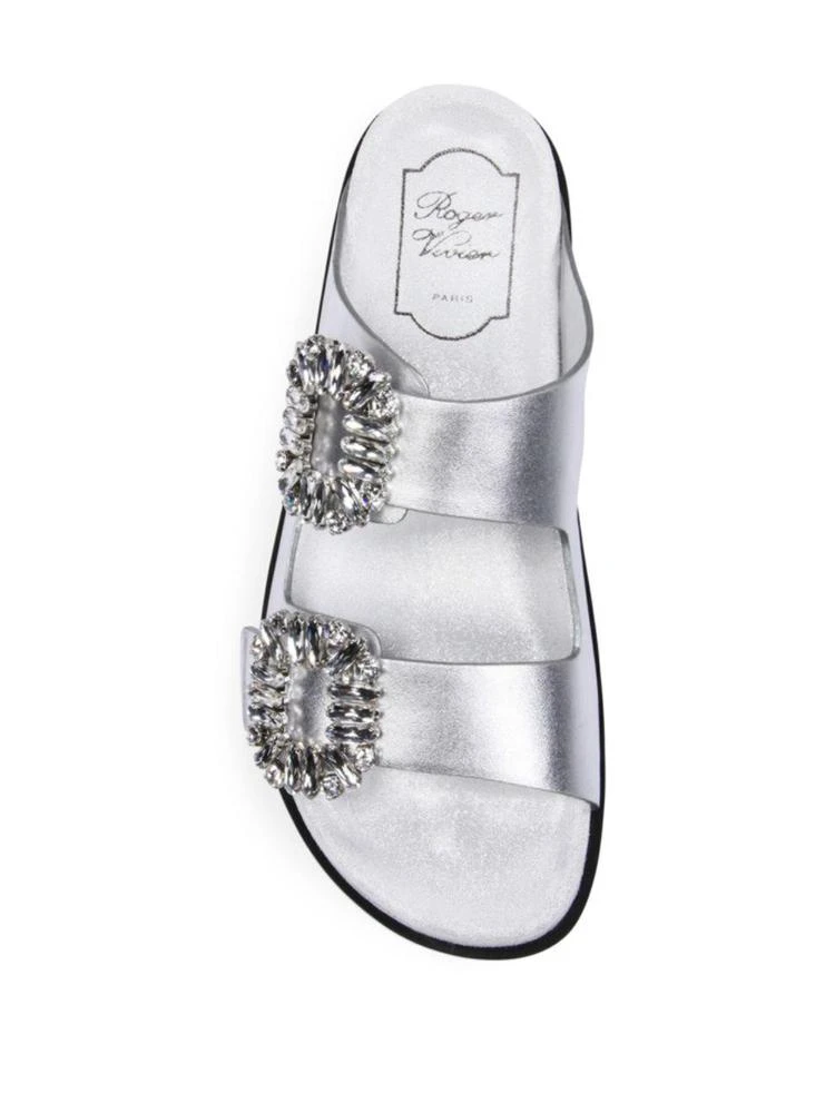 商品Roger Vivier|Roger Vivier - Slidy Viv Crystal Buckle Metallic Leather Slides,价格¥9386,第4张图片详细描述