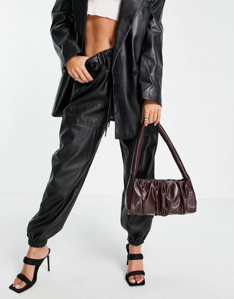 商品ASOS|ASOS DESIGN shoulder bag  with ruched detail in chocolate brown ,价格¥75,第1张图片