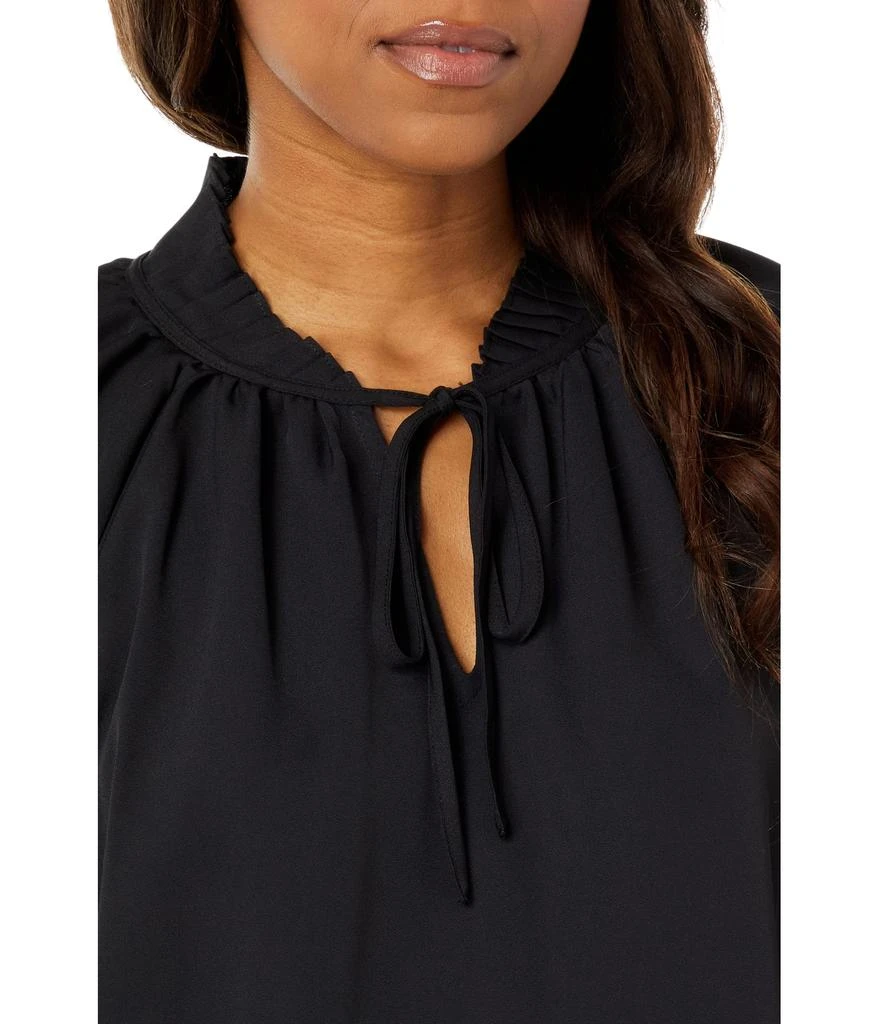 商品Vince Camuto|Long Sleeve Double Cuff V-Neck Luxe Crêpe De Chine Tunic,价格¥149,第3张图片详细描述