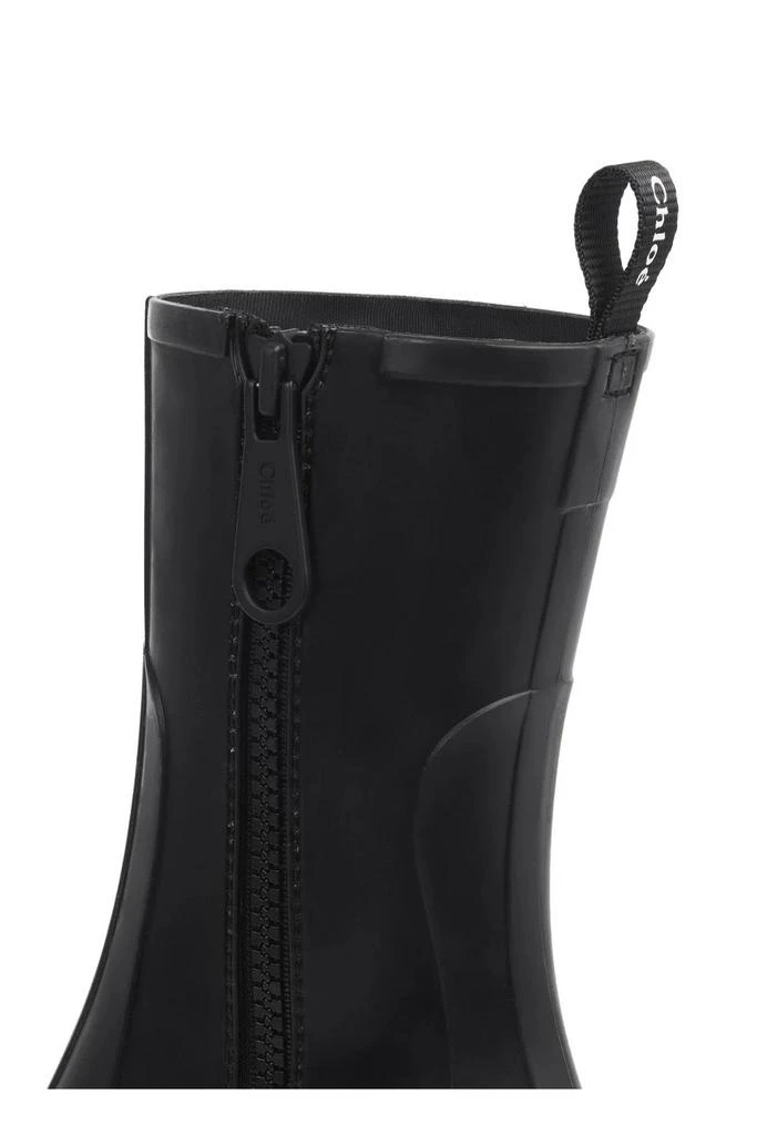 商品Chloé|Chloé Betty Round Toe Rain Boots,价格¥2880,第3张图片详细描述