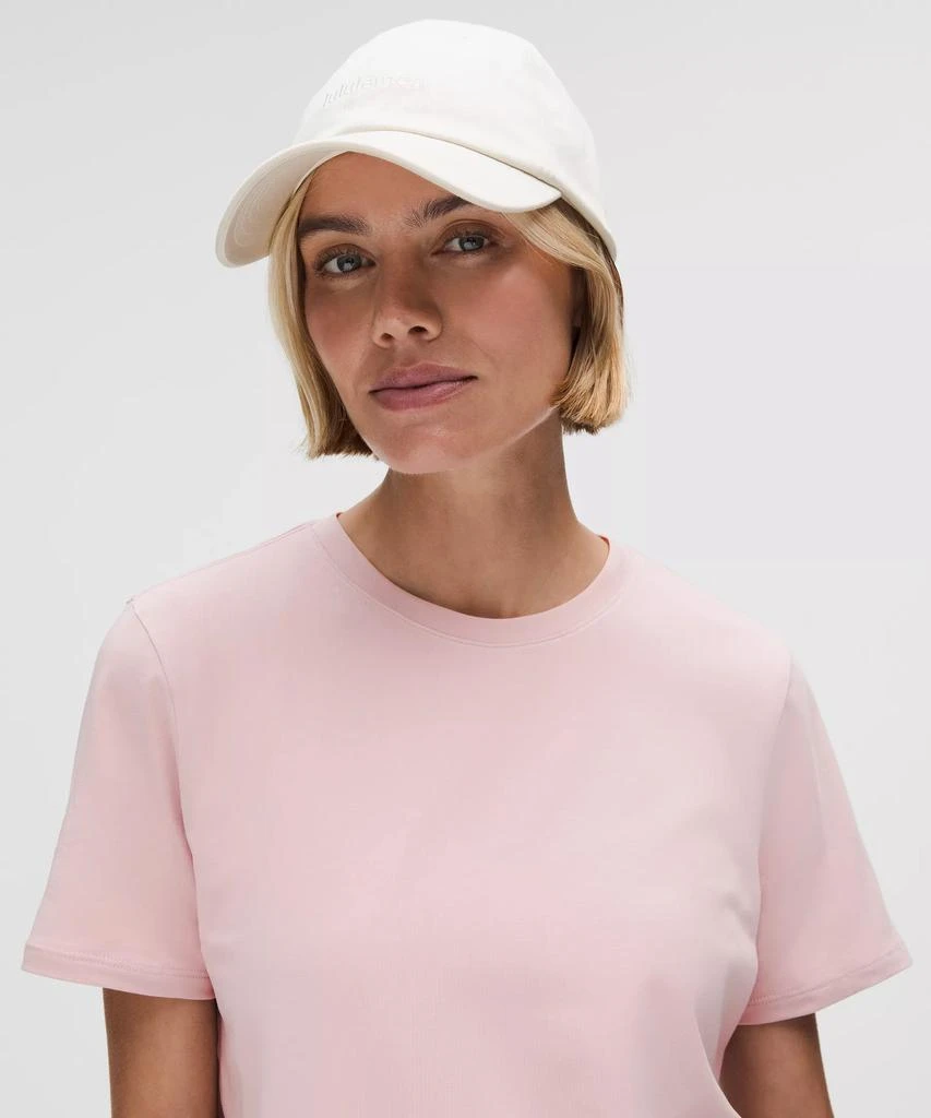 Love Curved-Hem Crewneck T-Shirt 商品