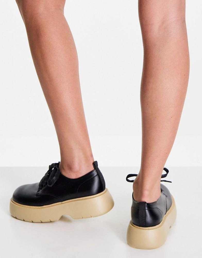 商品ASOS|ASOS DESIGN Marching chunky lace up flat shoe in black,价格¥171,第2张图片详细描述