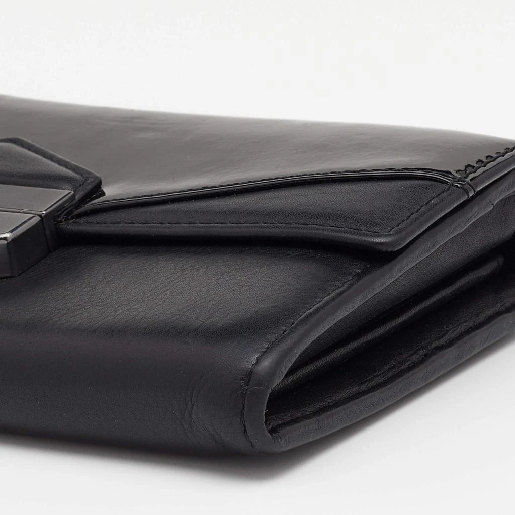 Givenchy Black Patent and Leather Flap Continental Wallet 商品