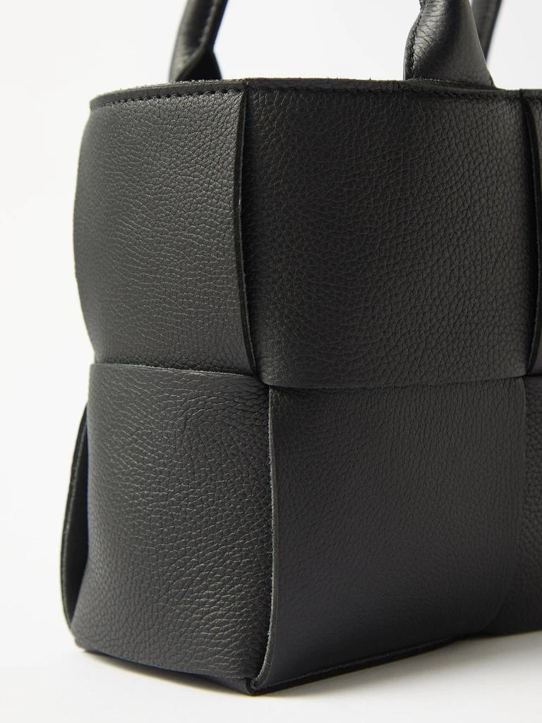 商品Bottega Veneta|Arco mini Intrecciato-leather tote bag,价格¥24808,第3张图片详细描述