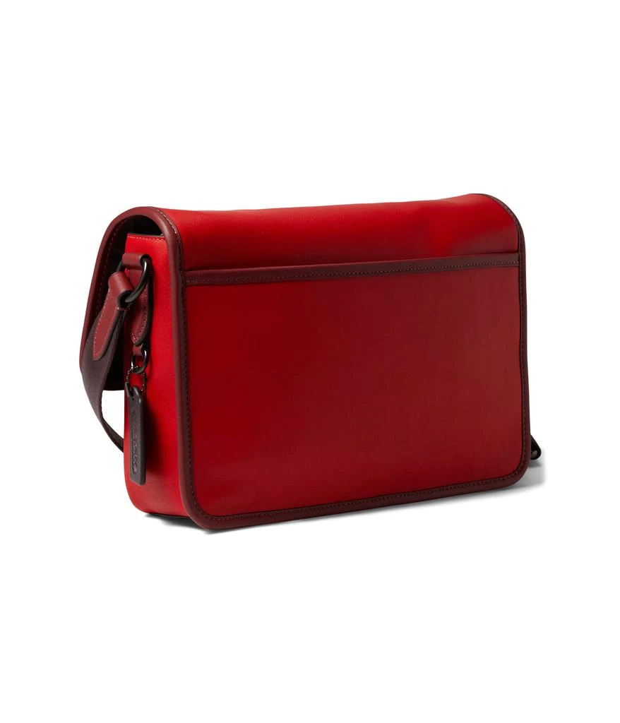 商品Coach|League Messenger Bag in Color-Block Leather,价格¥2937,第2张图片详细描述