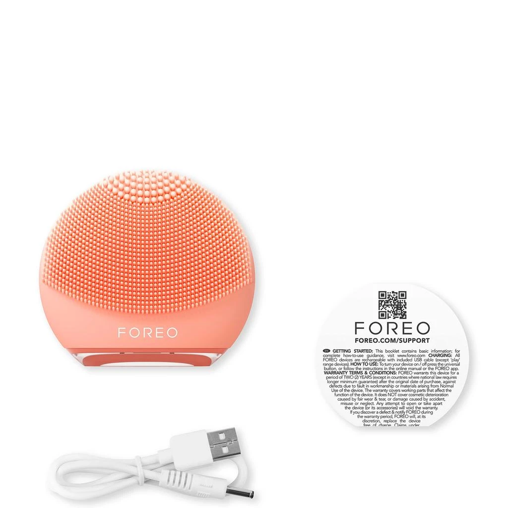 FOREO LUNA 4 GO 2-Zone Facial Cleansing and Firming Device for All Skin Types 商品