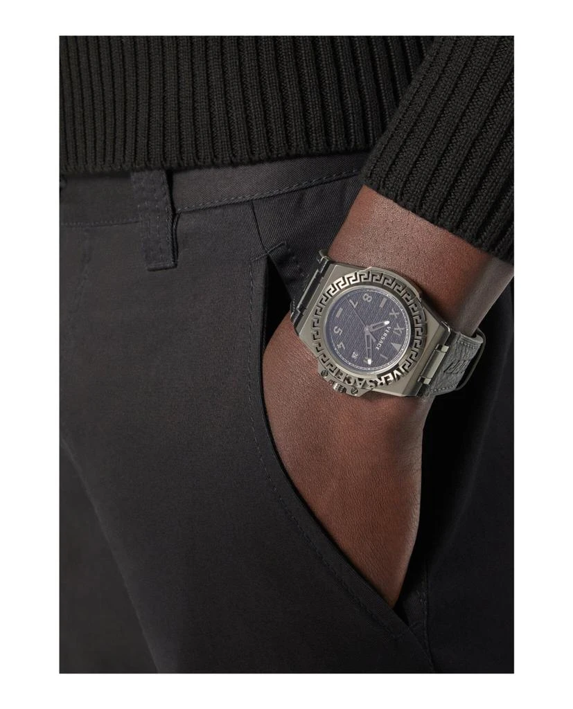 商品Versace|Greca Reaction Leather Watch,价格¥4224,第5张图片详细描述