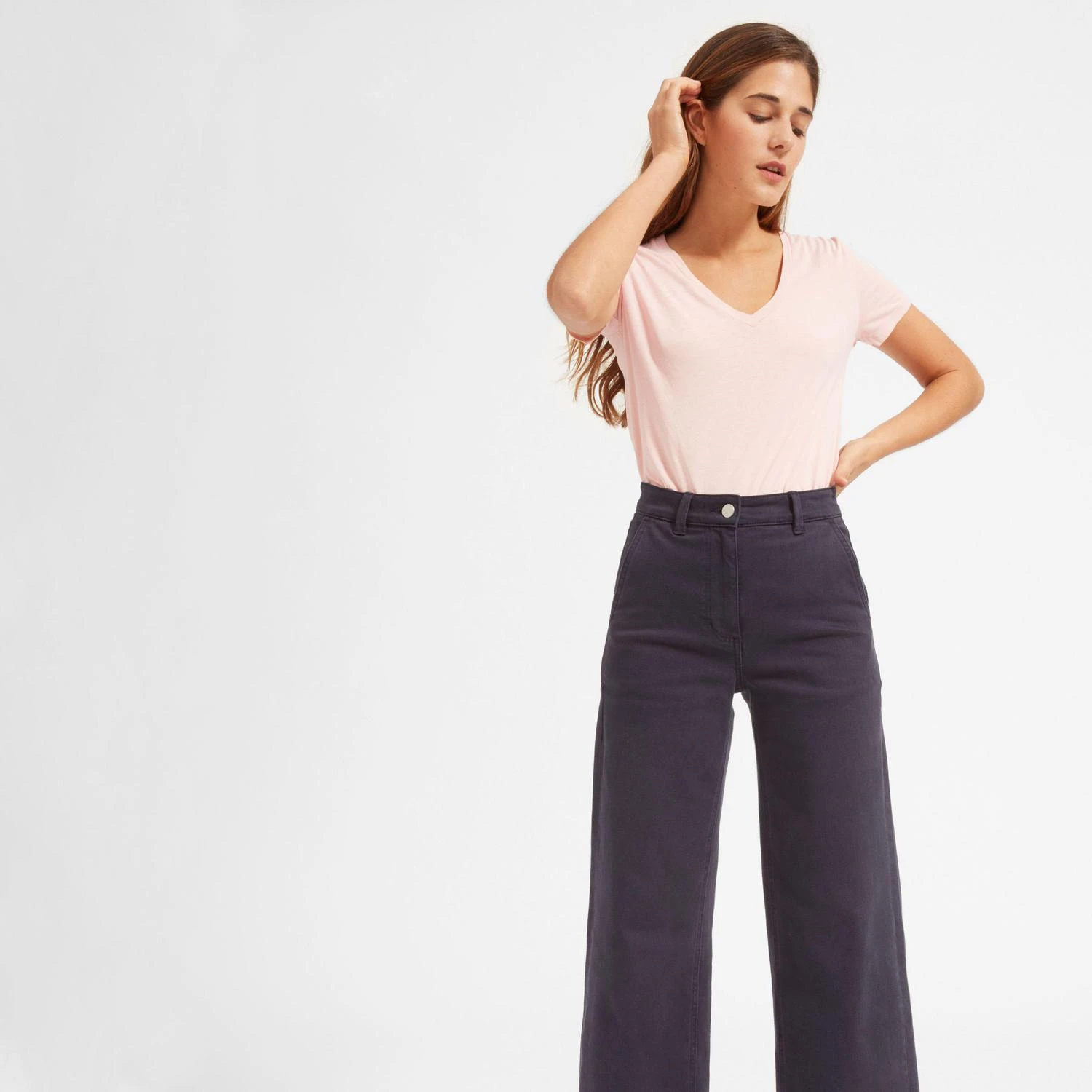 商品Everlane|纯棉V领T恤,价格¥133-¥148,第2张图片详细描述