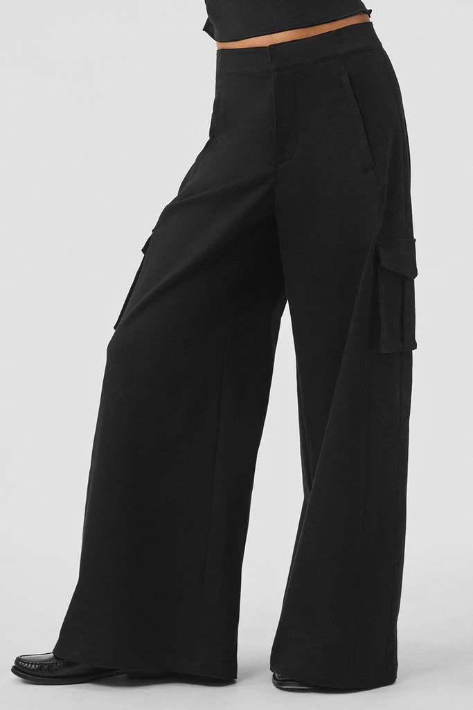 商品Alo|Show Off Cargo Wide Leg Trouser (Regular) - Black,价格¥1209,第1张图片