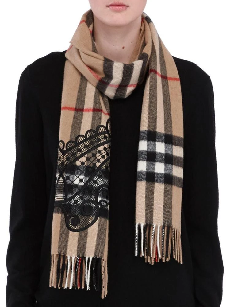 商品Burberry|Lace-Embroidered Giant Check Cashmere Scarf,价格¥4871,第1张图片