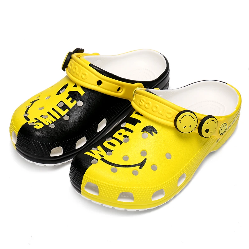 商品[国内直发] Crocs|Classic smiley 2 clog 经典笑脸二代克骆格 男士休闲凉鞋拖鞋洞洞鞋,价格¥218,第1张图片