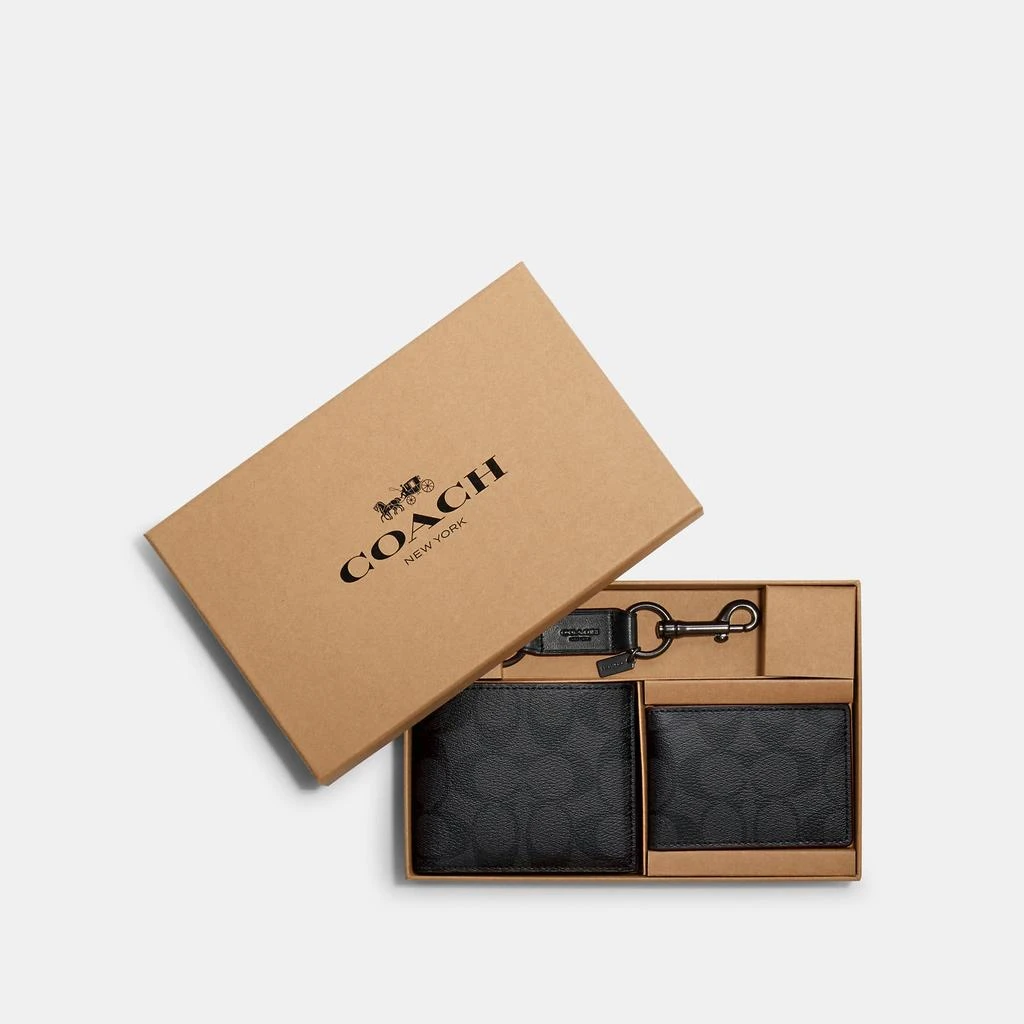 商品Coach|Coach Outlet Boxed 3 In 1 Wallet Gift Set In Signature Canvas,价格¥631,第1张图片
