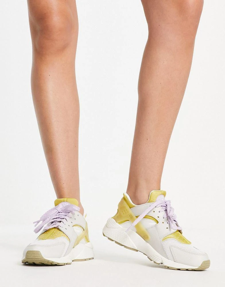 商品NIKE|Nike Air Huarache trainers in white and yellow purple mix,价格¥591,第1张图片
